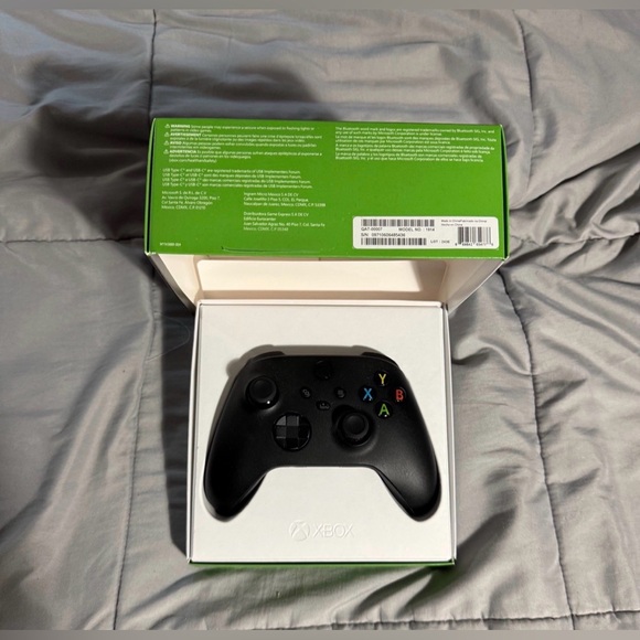 Xbox Core Wireless Controller Carbon Black Xbox Series X|S & Xbox One - NICE!!! - Picture 2 of 6